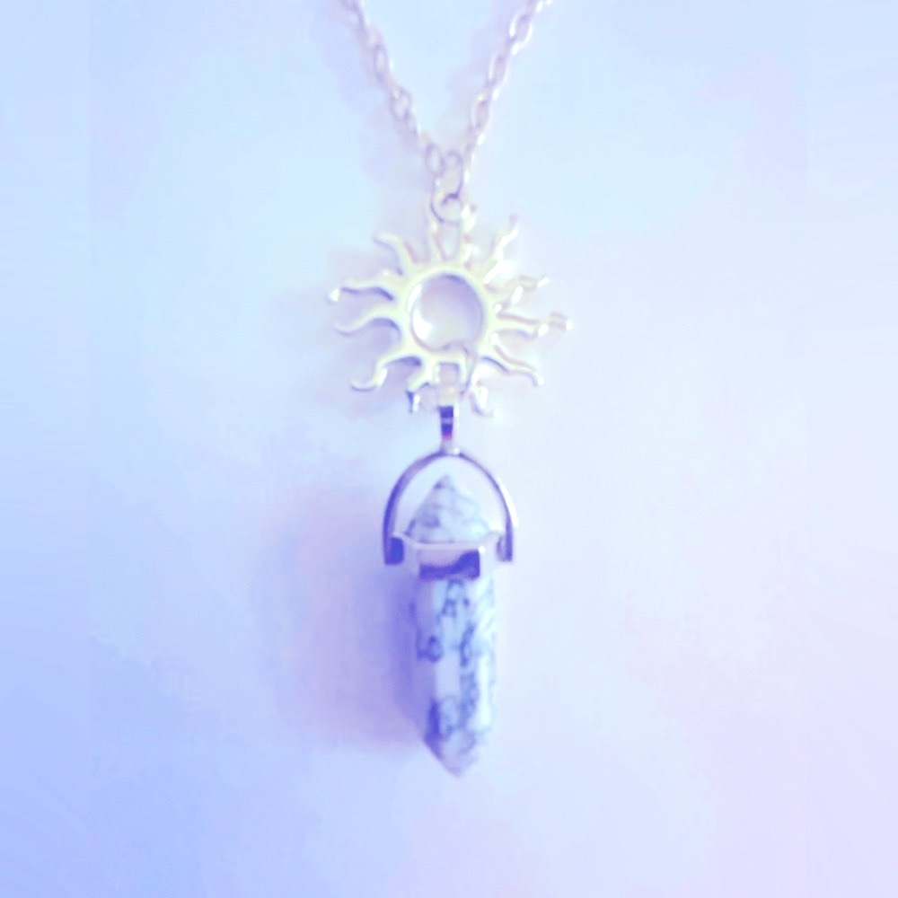 Free💰Add 1 to bundle Necklace Howlite stone point 2.5” pendant sun 18”